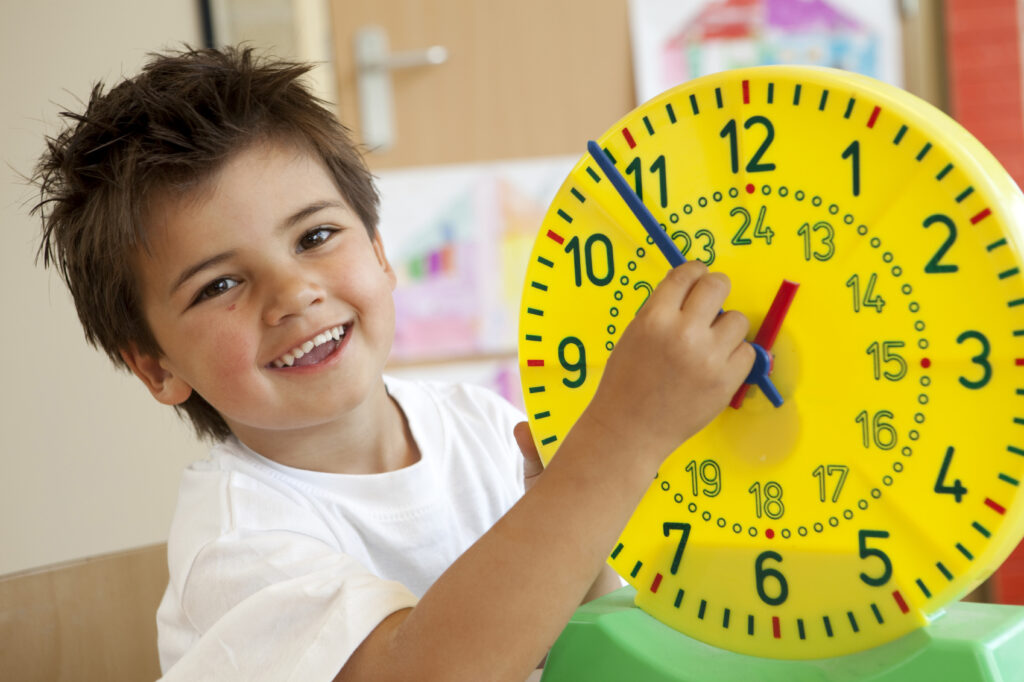 Как научить ребенка понимать время