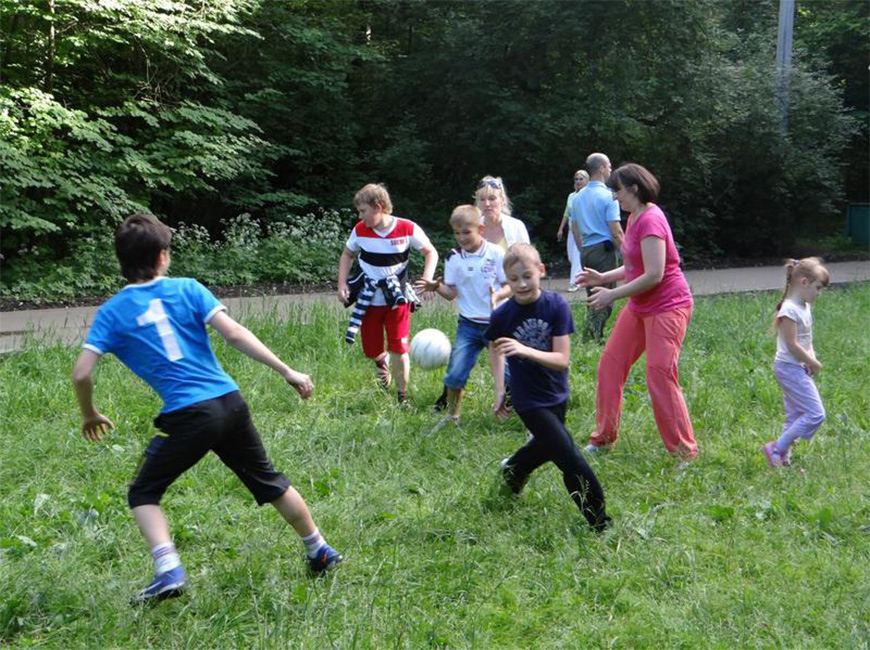 Спортивные игры для детей и подростков в лагере Кролик и охотник
